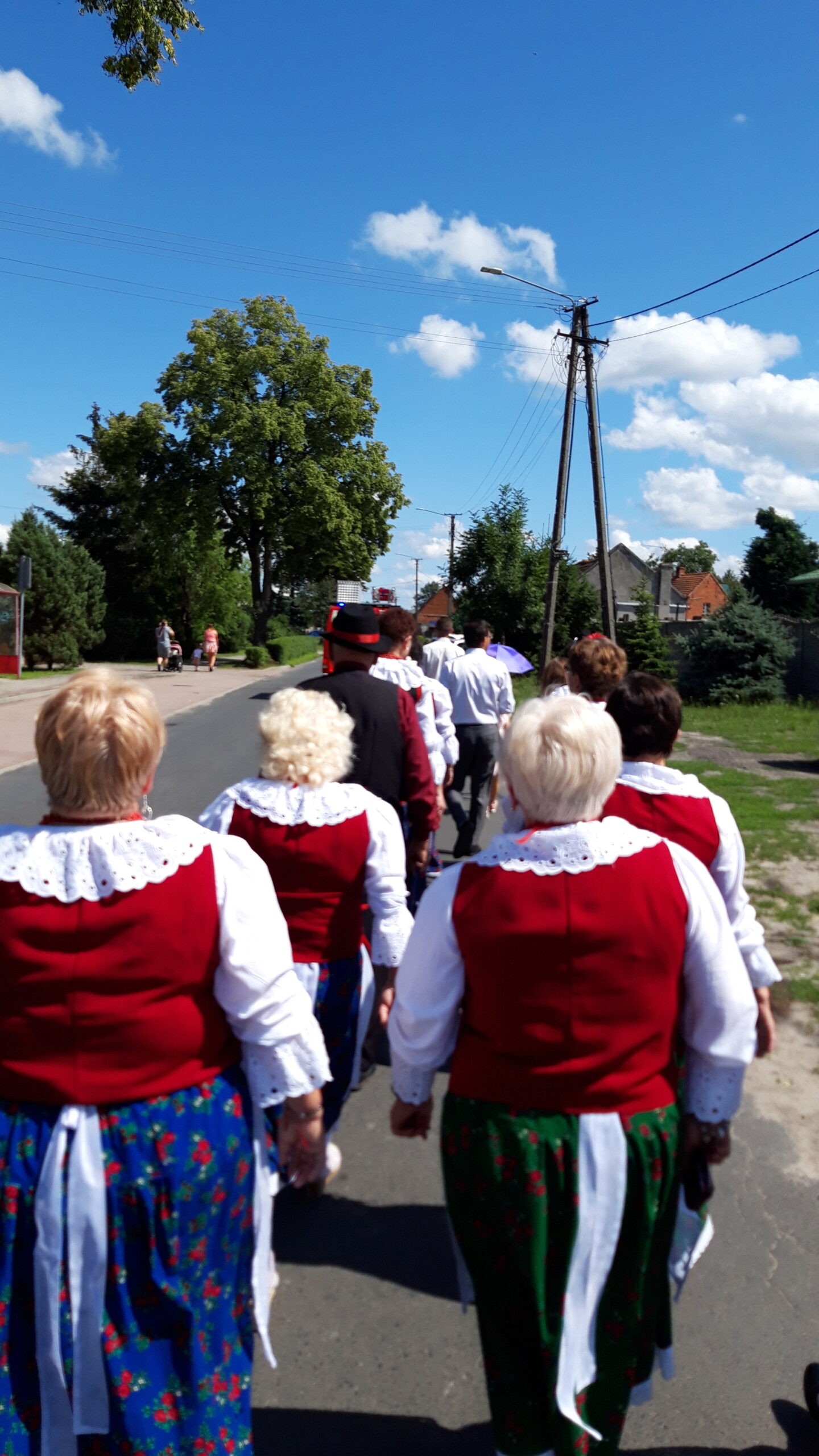 Pod dębami śpiewane