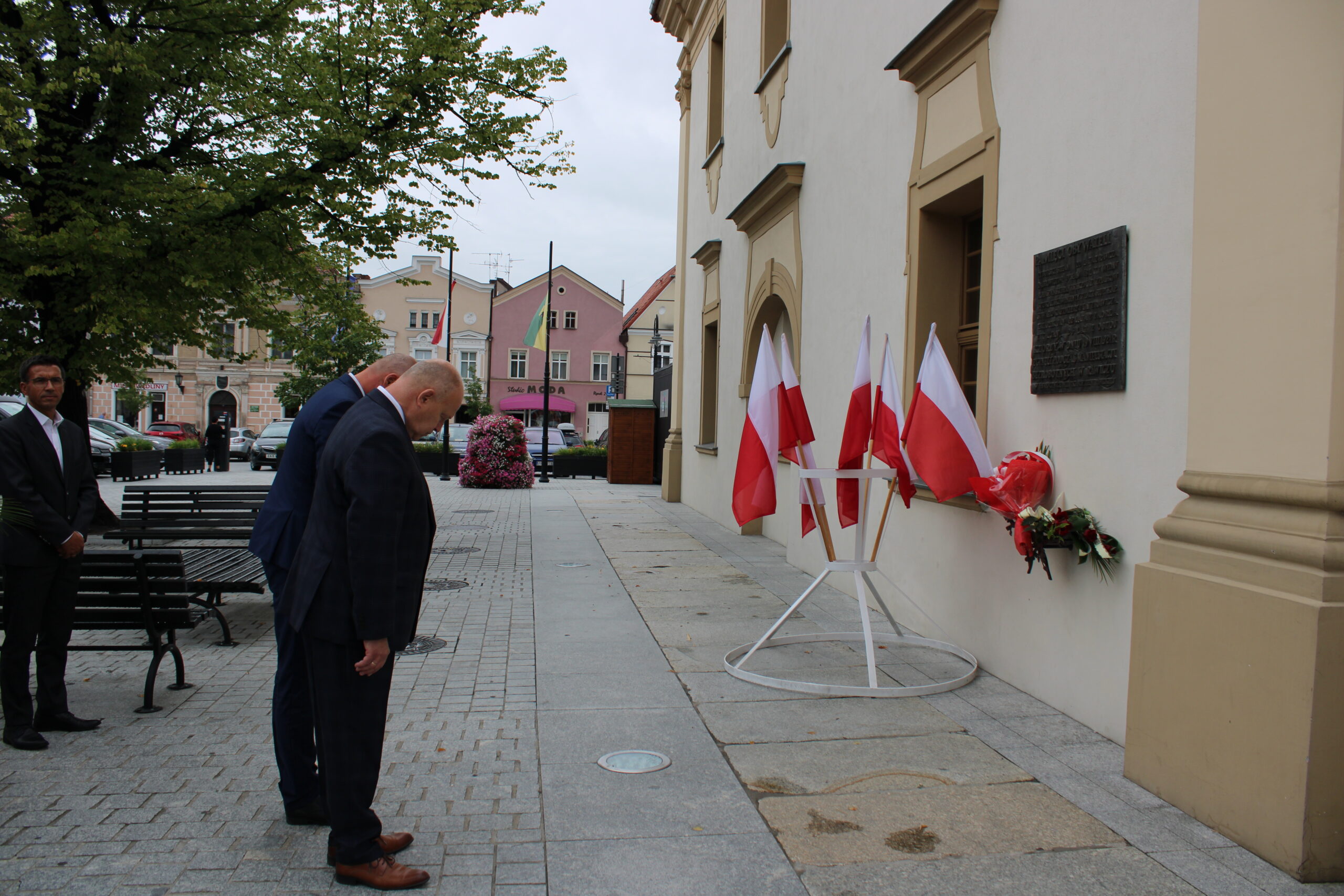 Zdjęcie z upamiętnienia ofiary protestów robotniczych
