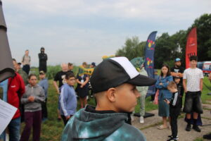 zawody wędkarskie, ryby, uczestnicy, ważenie